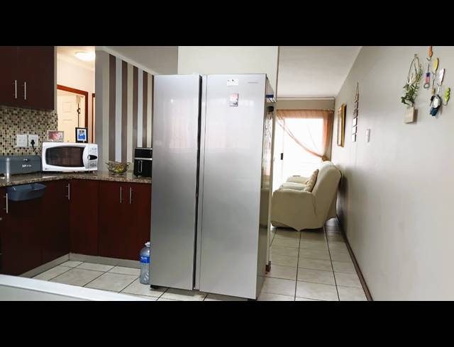 2 BEDROOM FLAT FOR SALE IN BLUFF